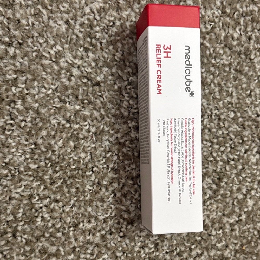Medicube 3H Relief Cream - Red and White